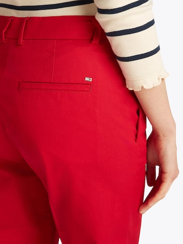 regular Pantaloni chino di TOMMY HILFIGER in rosso