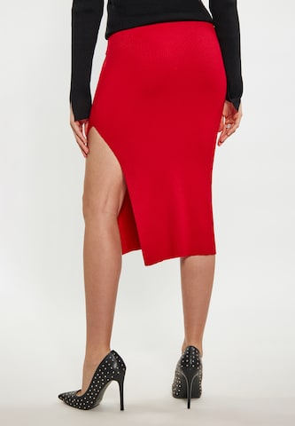 faina Rok in Rood