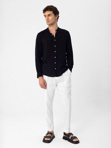 Antioch Regular fit Button Up Shirt in Black
