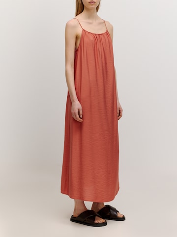 EDITED Dress 'Calla' in Brown: front