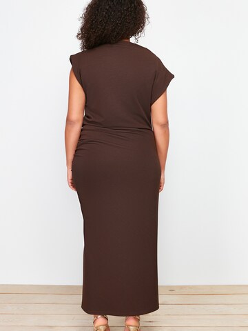 Trendyol Curve Kleid in Braun