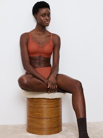 TRIUMPH T-shirt Bra ' Lift Smart P ' in Orange