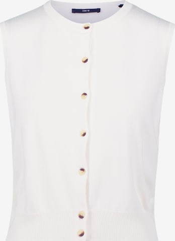 Giacchetta di zero in bianco: frontale