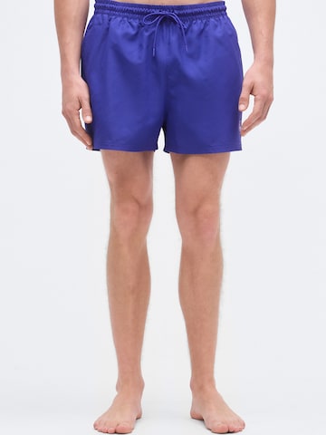 Calvin Klein Swimwear Badeshorts in Lila: Vorderseite