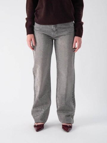 MND Loosefit Farkut 'Jeans wide leg con strass' värissä harmaa: etupuoli