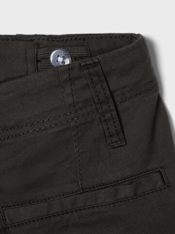 Tapered Pantaloni 'Bamgo' di NAME IT in nero