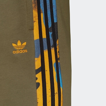 ADIDAS ORIGINALS Regular Trousers 'Camo Series' in Green