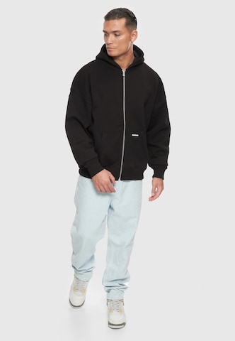 Dropsize Collegetakki värissä musta