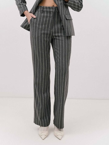 4TAILORS Regular Byxa 'Salsa' i grå: framsida