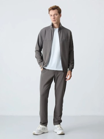 Tommy Life Sweat suit in Grey