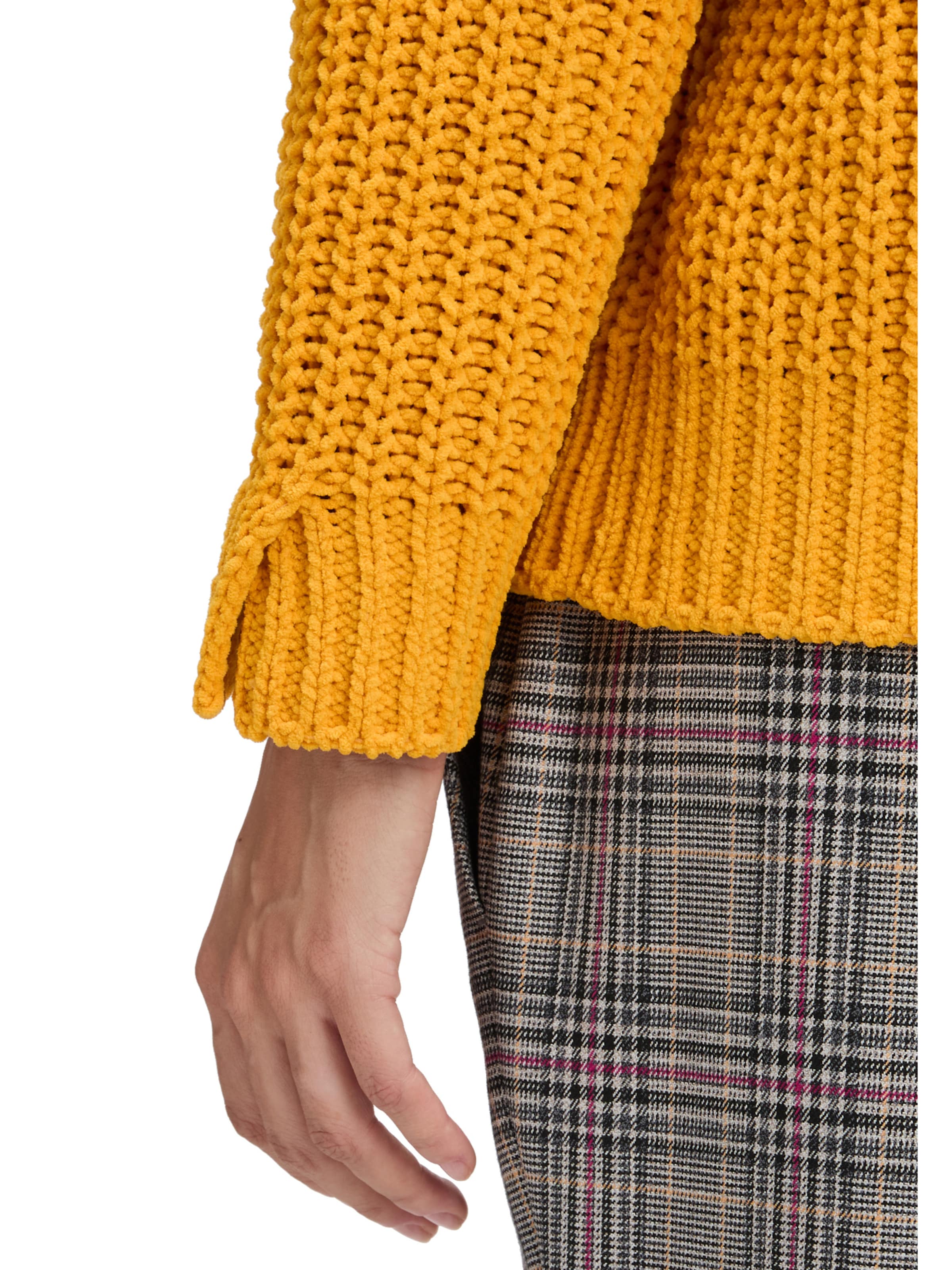 Cartoon Pullover in Orange