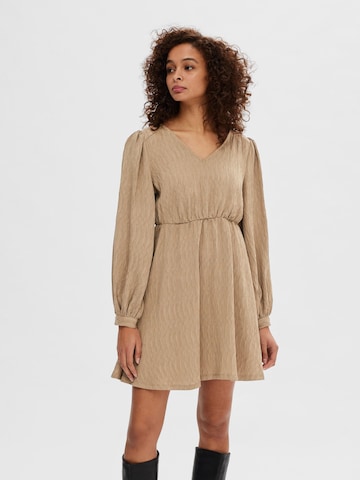 Robe SELECTED FEMME en beige : devant