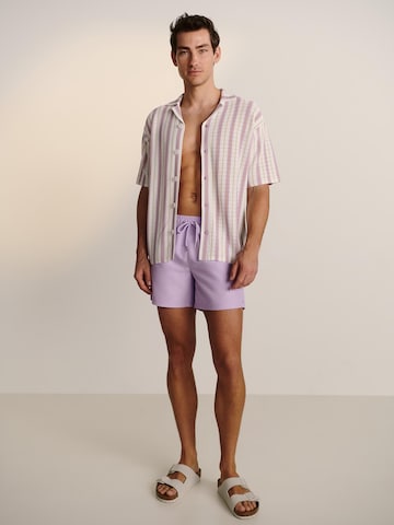 Guido Maria Kretschmer Men Board Shorts 'Gabriel' in Purple