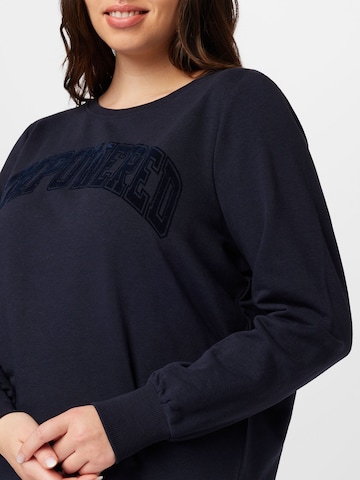 ONLY Carmakoma Sweatshirt in Blau