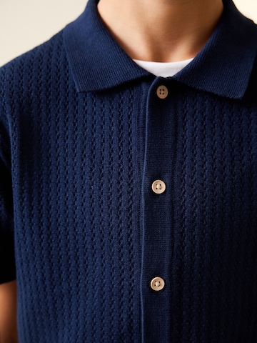 Next Плетена жилетка в синьо