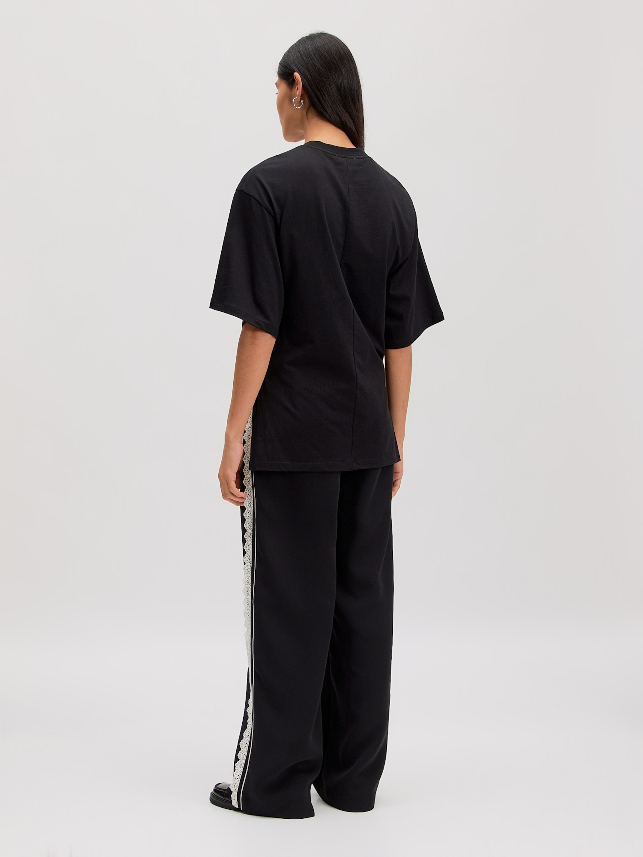 EDITED Nieuwigheden Shirt 'Derya' Zwart