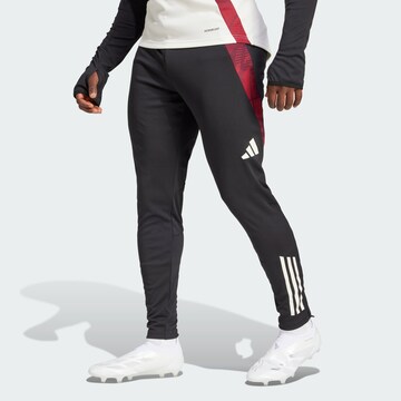 Coupe slim Pantalon de sport 'Manchester United Tiro 24' ADIDAS PERFORMANCE en noir : devant