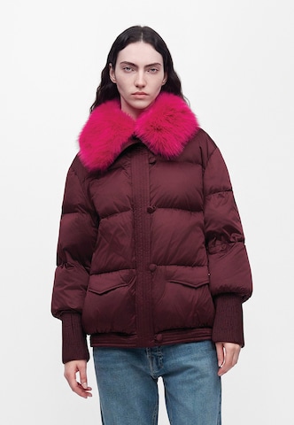 Marc Cain - Chaqueta de invierno en rojo: frente