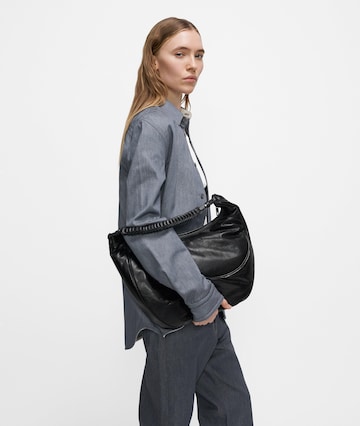 Liebeskind Berlin Shoulder bag in Black: front