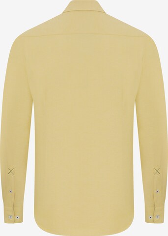 DENIM CULTURE - Ajuste regular Camisa 'Matthew' en amarillo