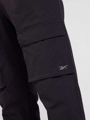 regular Pantaloni sportivi di Reebok in nero