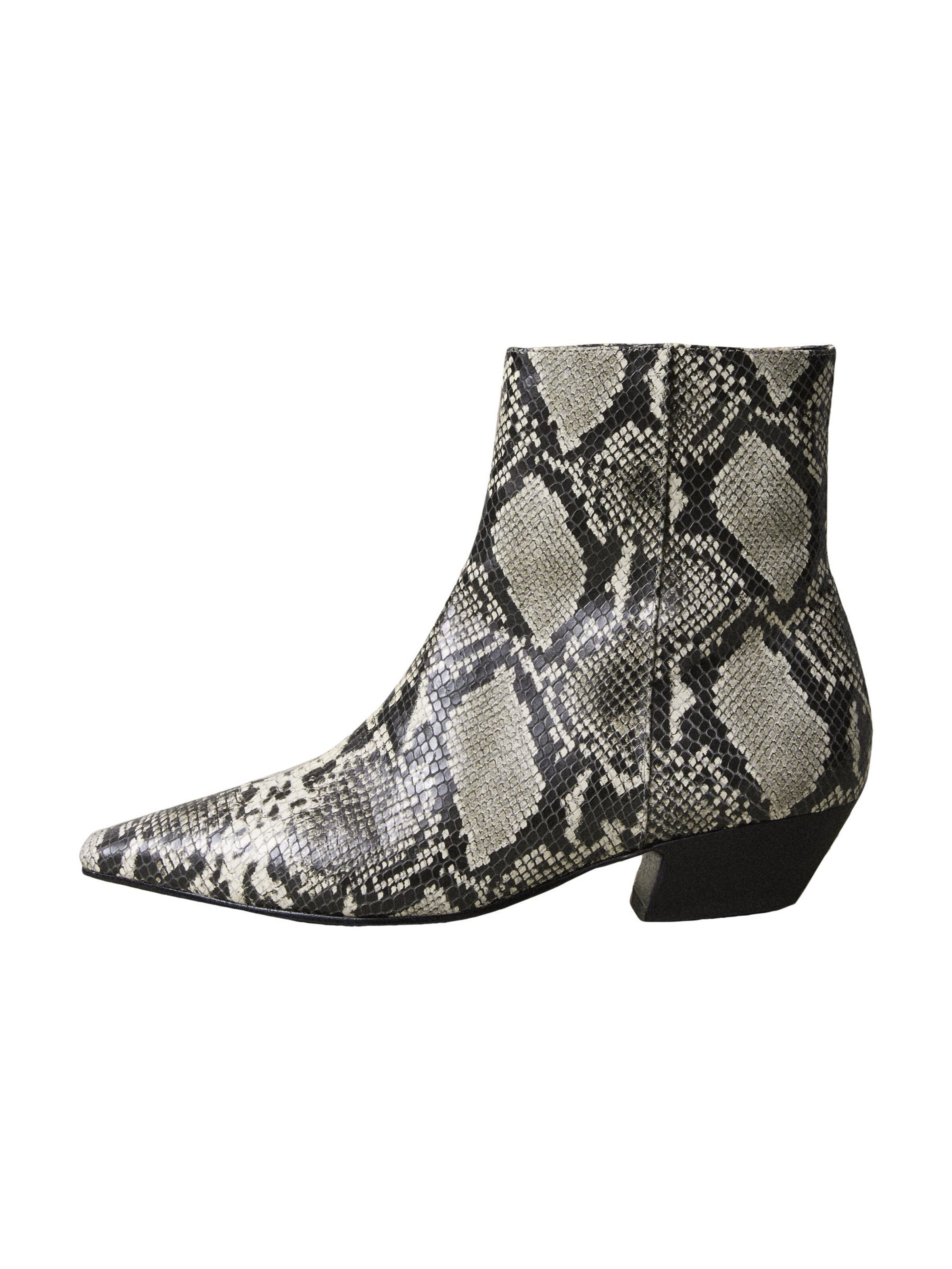 Next Stiefelette 'N. Premium' in Schwarz: Vorderseite
