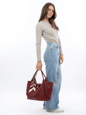 Emily & Noah Shopper 'Hasina' in Red