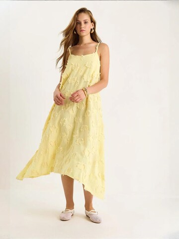 Bianco Lucci - Vestido de verão em amarelo