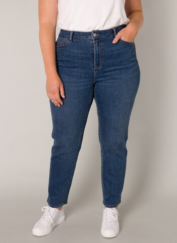 BASE LEVEL CURVY Slim fit Jeans in Blue: front