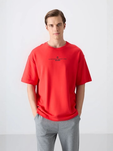 Tommy Life Shirt in Red: front