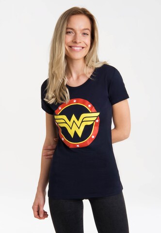 LOGOSHIRT Shirt 'Wonder Woman Circle Logo' in Blauw: voorkant