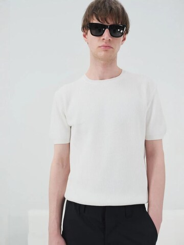 Giesto Shirt in White: front