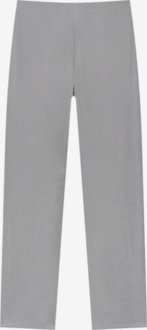 Pull&Bear Regular Trousers in Grey: front