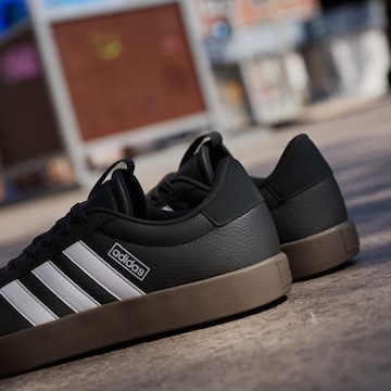 ADIDAS SPORTSWEAR Σνίκερ χαμηλό 'VL Court 3.0' σε μαύρο