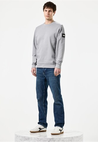 Weekend Offender Sweatshirt 'F Bomb' in Grau