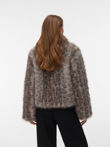 VERO MODA Зимно яке 'VMLIA' в сиво