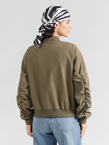 VERO MODA Φθινοπωρινό και ανοιξιάτικο μπουφάν 'VMNORMA' σε πράσινο