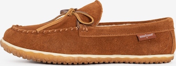 Minnetonka Mocassins 'Taft' in Bruin: voorkant