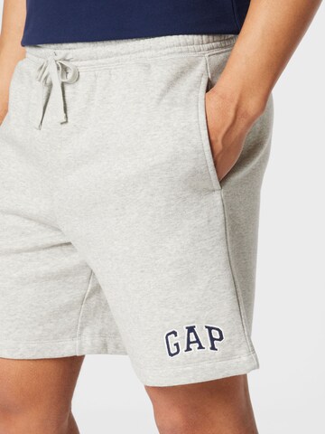 GAP Regular Broek in Grijs