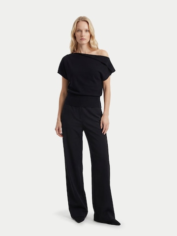 Top di GOBI Cashmere in nero