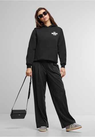 Miss Tee Sweatshirt 'The Brunch Club' i svart
