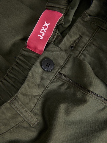 Tapered Pantaloni cargo 'Holly' di JJXX in verde