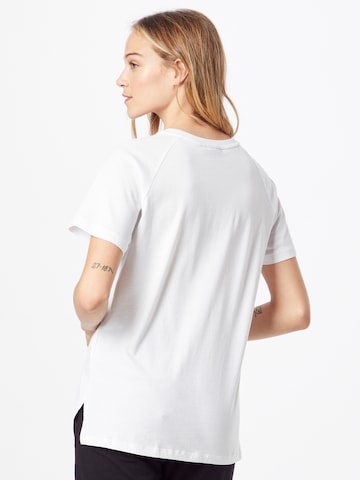 T-shirt fonctionnel 'Zenia' Hummel en blanc