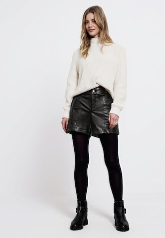 Street One Studio Loosefit Shorts in Schwarz