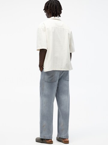 Fit confort Chemise Pull&Bear en blanc