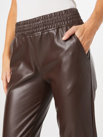 SISTERS POINT Tapered Pants 'DAILA-PA' in Brown