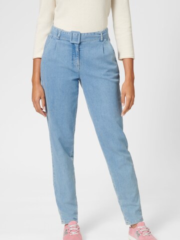 MADELEINE Tapered Jeans in Blauw: voorkant