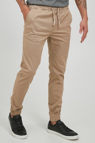 11 Project Regular Chino Pants 'Louis' in Beige: front