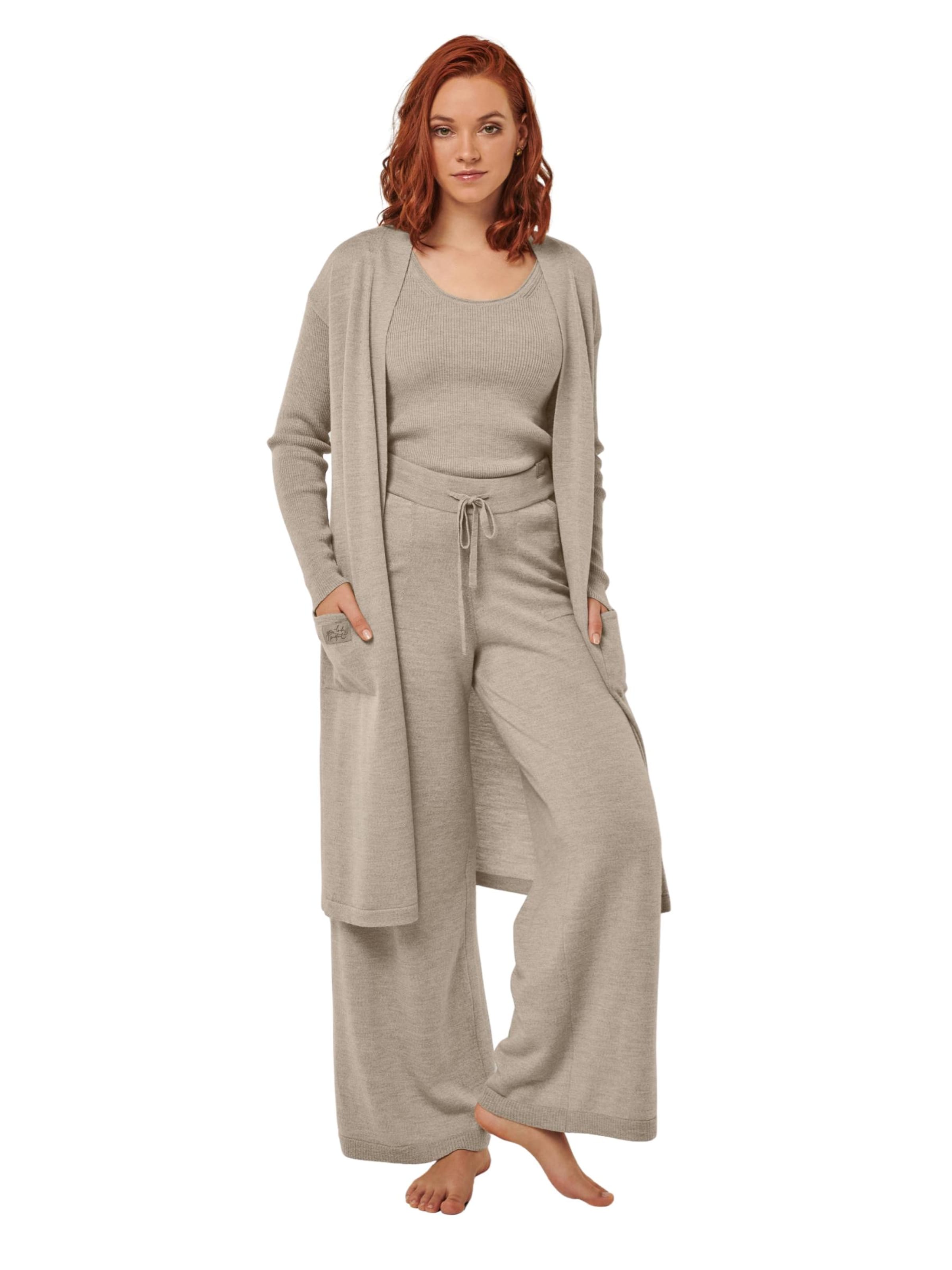 YOU LOOK PERFECT Loungewear in Grey: front