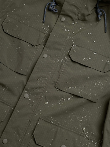 Seasalt Cornwall - Chaqueta de entretiempo 'Porthcurno' en verde